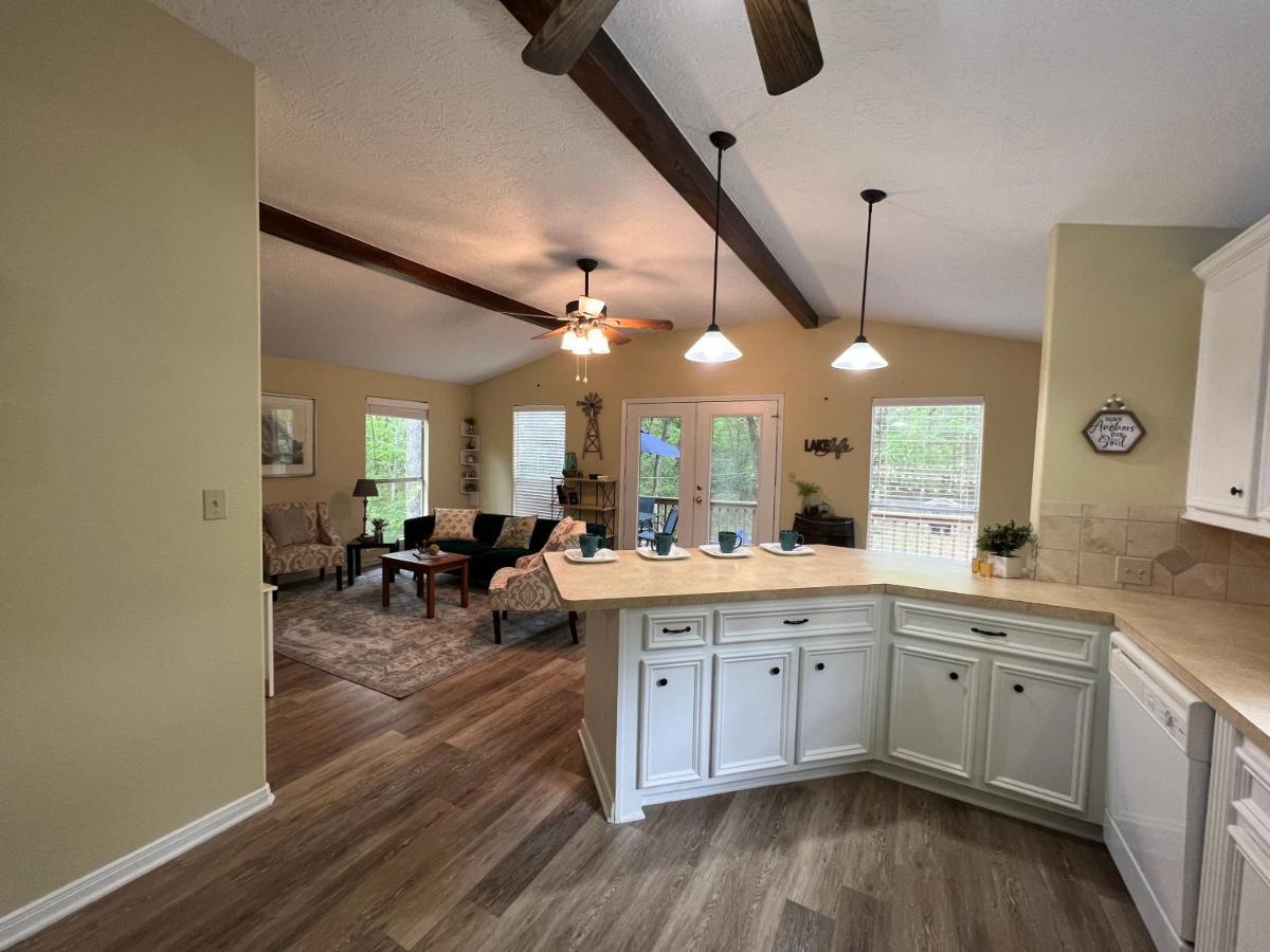 2 Bdrm Treehouse Hideout- Lake Conroe With Boat Ramp 몽고메리 외부 사진