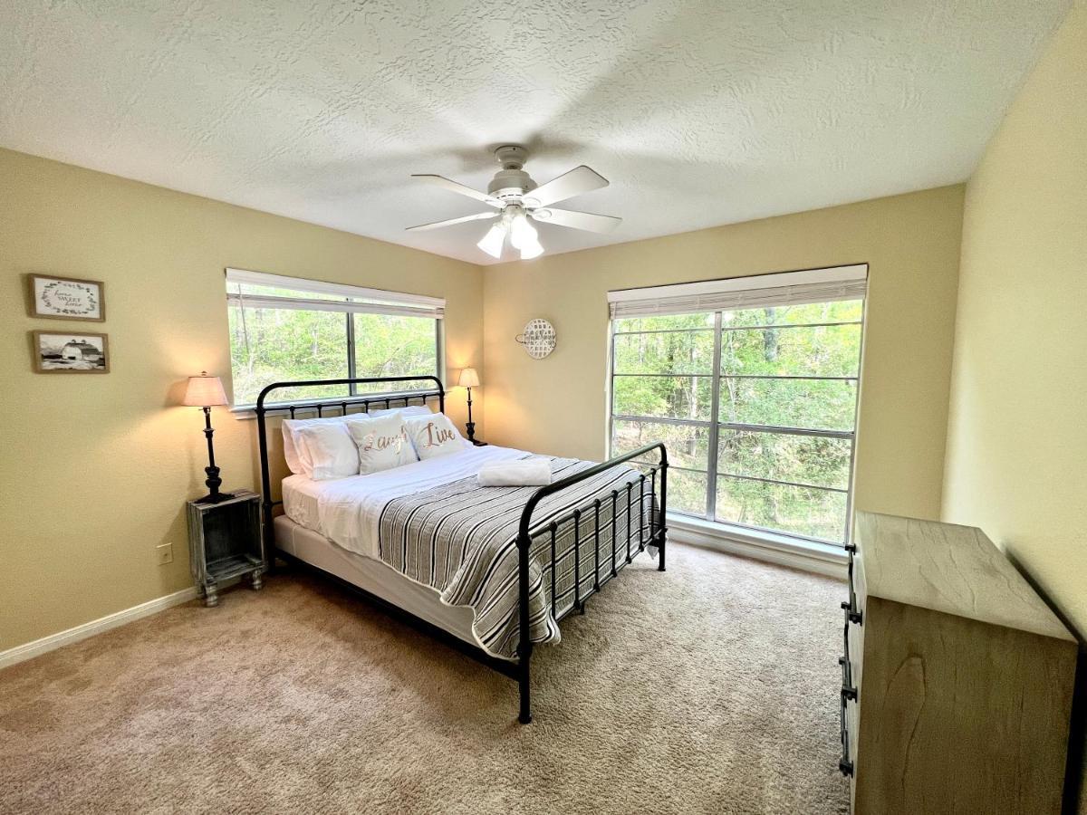 2 Bdrm Treehouse Hideout- Lake Conroe With Boat Ramp 몽고메리 외부 사진