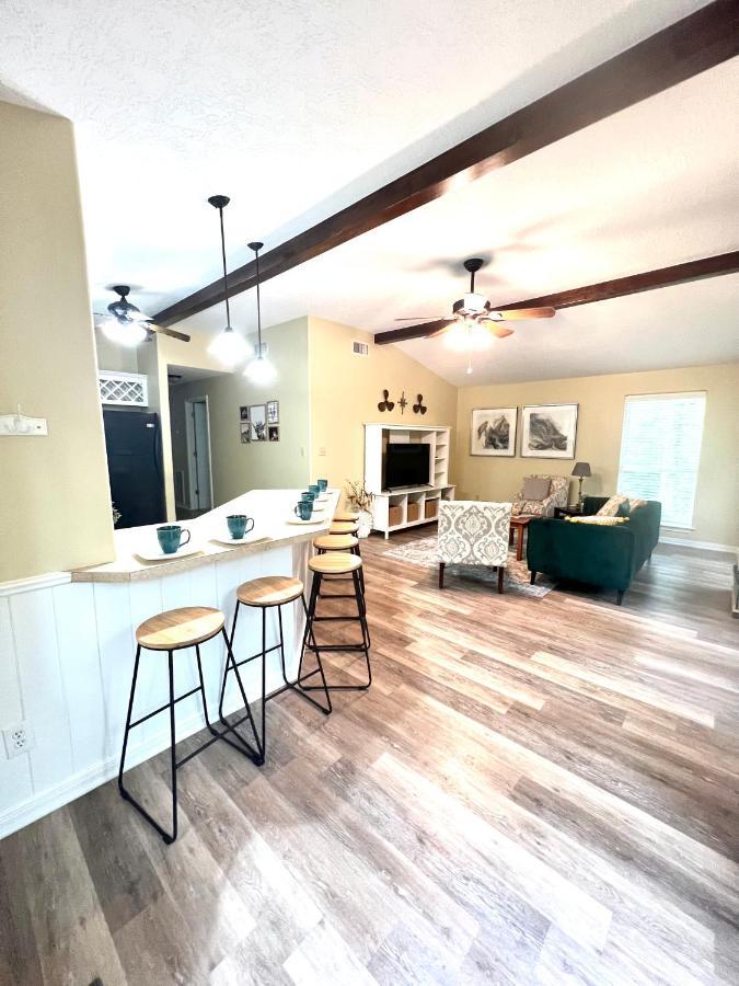 2 Bdrm Treehouse Hideout- Lake Conroe With Boat Ramp 몽고메리 외부 사진
