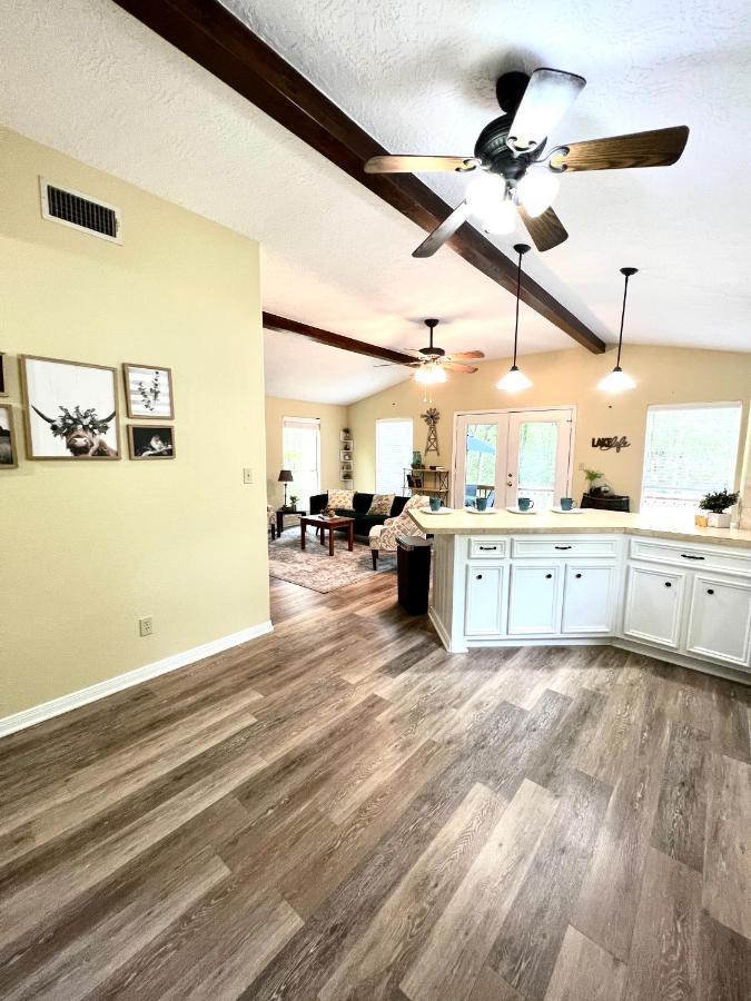 2 Bdrm Treehouse Hideout- Lake Conroe With Boat Ramp 몽고메리 외부 사진