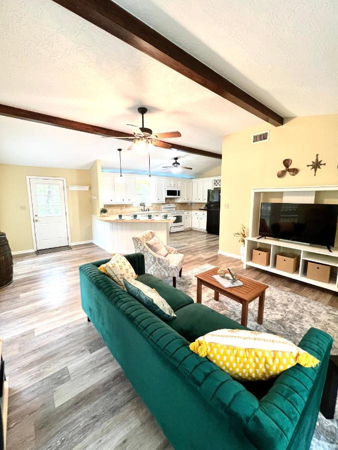 2 Bdrm Treehouse Hideout- Lake Conroe With Boat Ramp 몽고메리 외부 사진