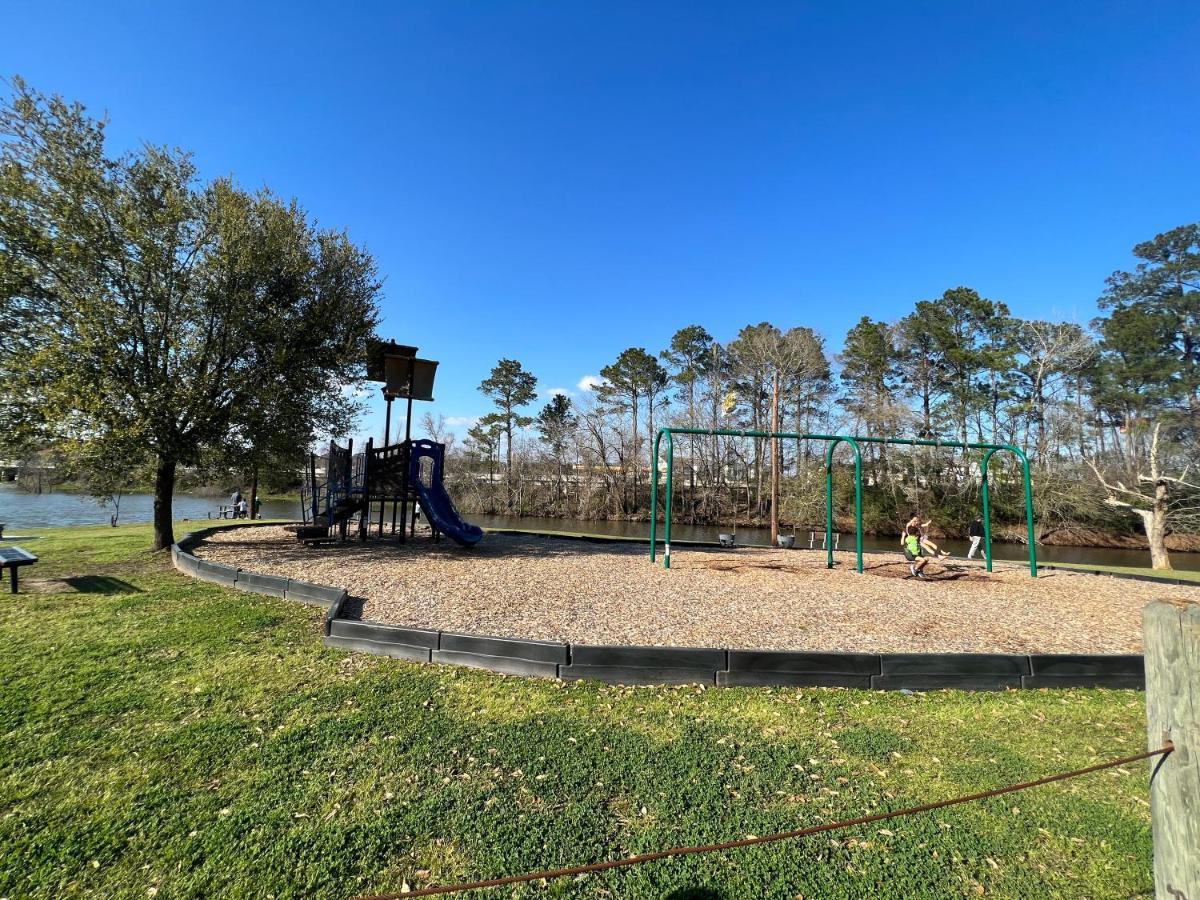 2 Bdrm Treehouse Hideout- Lake Conroe With Boat Ramp 몽고메리 외부 사진